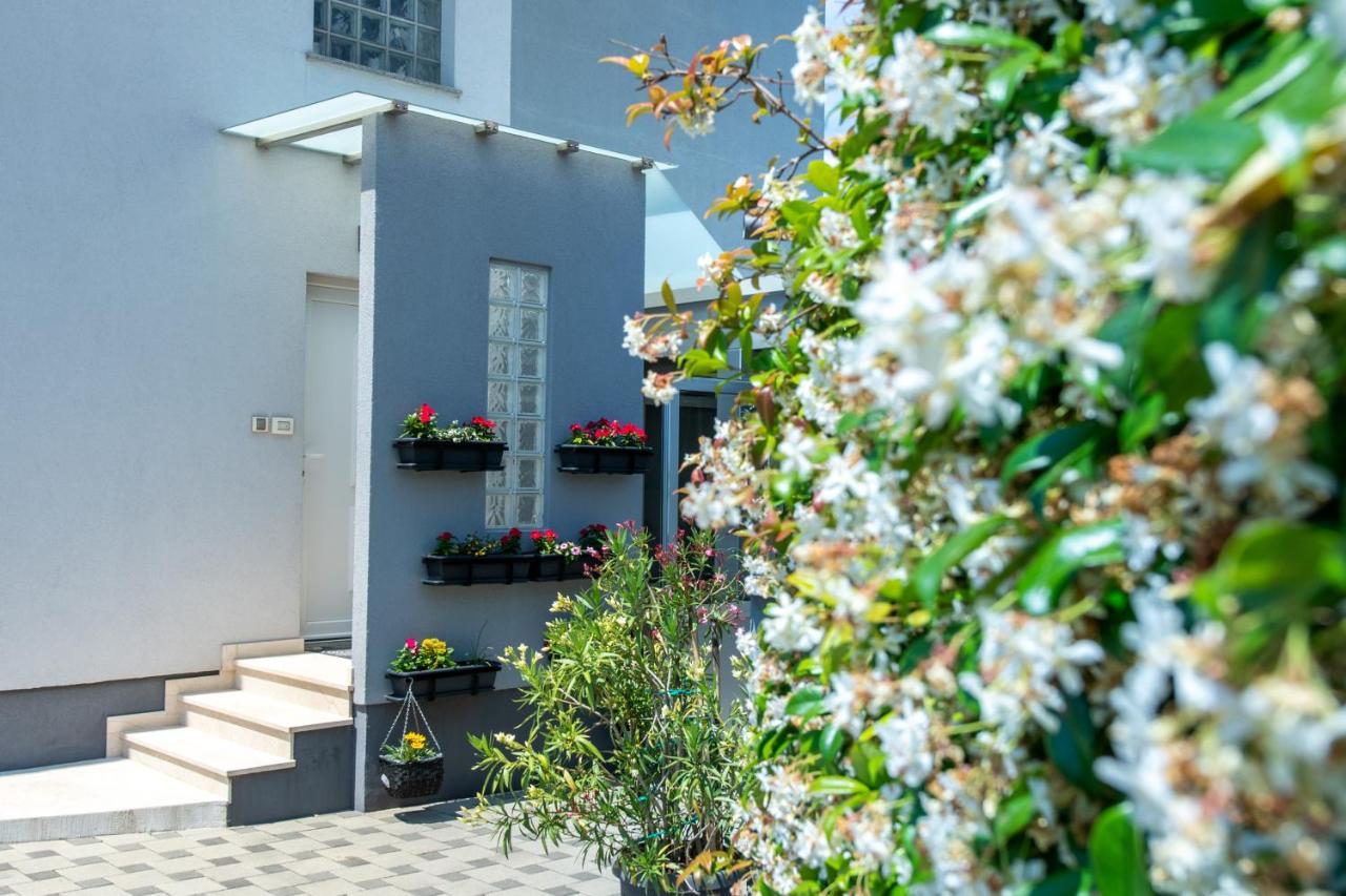 Apartments Greta & Ivona Пула Екстер'єр фото